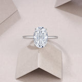 Oval Solitaire Ring "Mirage"