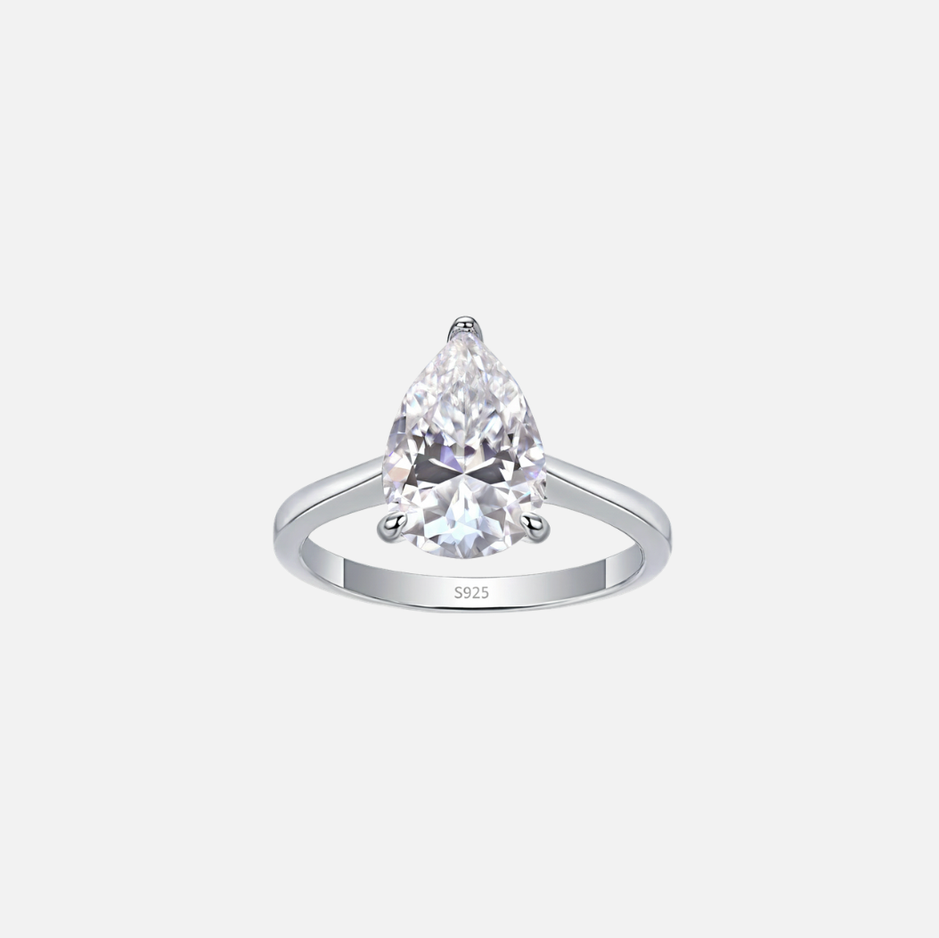 "Rosa Pear" solitaire ring