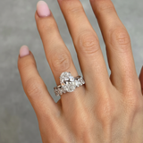 Oval Solitaire Ring "Mirage"