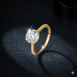 "Amora Round" solitaire ring
